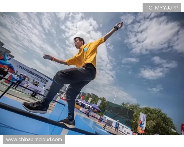 李伟独家揭秘极限运动的技巧与心得分享助你突破自我极限