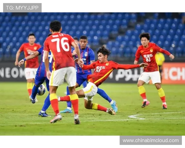 聚焦足球：广州足球队的状态话题