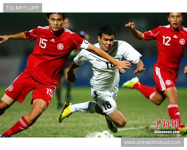 中国与乌兹别克斯坦足球对决精彩视频回顾与分析 中国与乌兹别克斯坦足球对决精彩视频回顾与分析