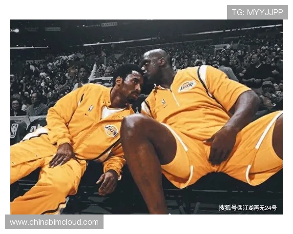 加内特与科比巅峰对决的经典比赛回顾与精彩瞬间分析