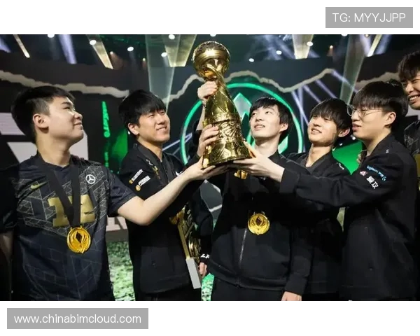 RNG在国际邀请赛中的灵活战术展现与团队协作分析 RNG在国际邀请赛中的灵活战术展现与团队协作分析